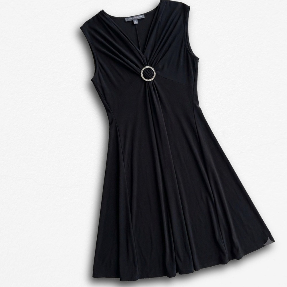 Jones Wear Black Sleeveless V-Neck Dress Rhinestone O-Ring Accent Size 10‎